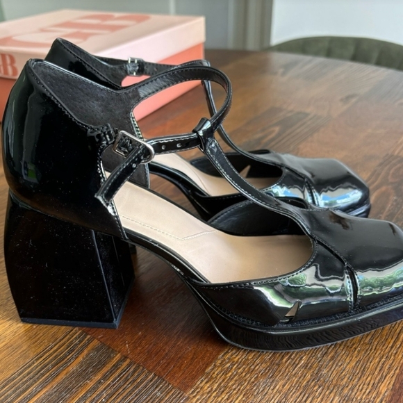 Giani Bernini Black Patent Leather Platform Shoes - Picture 9 of 9